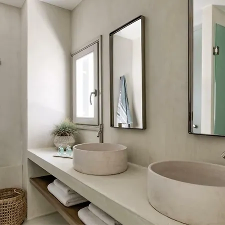 Giacomo By Rocks Estates *